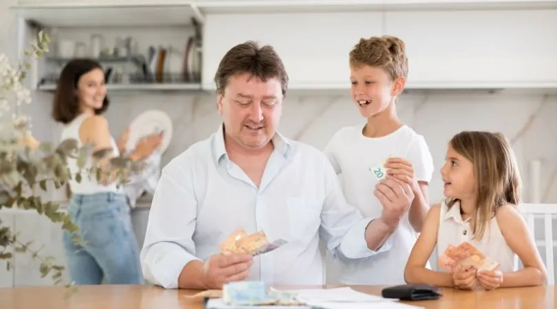 Til hvilken alder kan du modtage børnefamilieydelse?