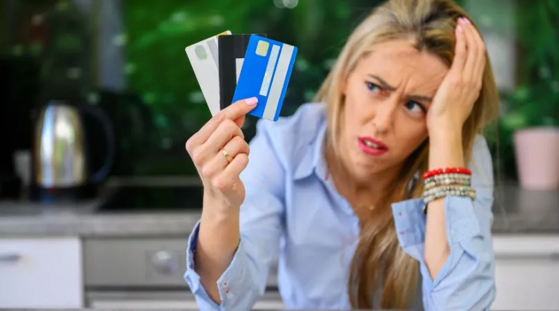 Quelle carte quand on est interdit bancaire ?